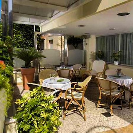 Hotel Acerboli リミニ エクステリア 写真