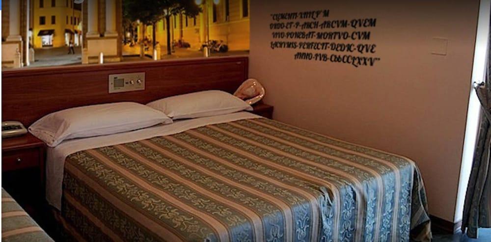 Hotel Acerboli リミニ エクステリア 写真