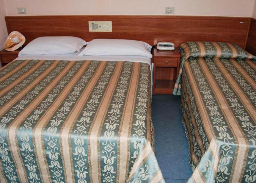 Hotel Acerboli リミニ エクステリア 写真