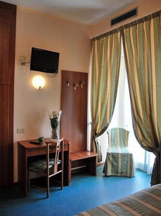 Hotel Acerboli リミニ エクステリア 写真