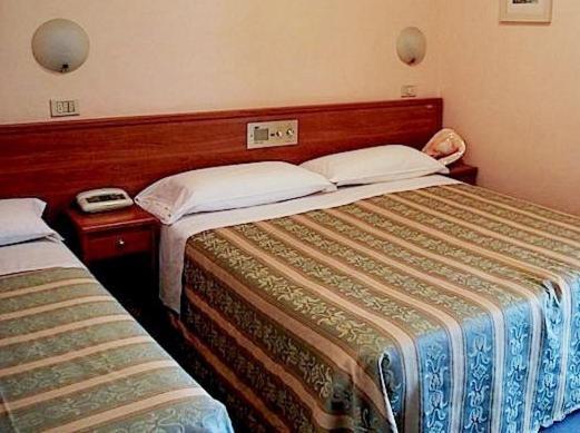 Hotel Acerboli リミニ エクステリア 写真